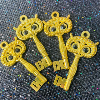 1 piece owl key pendant large sized
