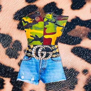 (Read full details) 1 piece resin image with gloss and hole- camo ootd