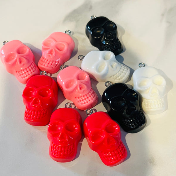 2 piece Resin Classic Skull Charms
