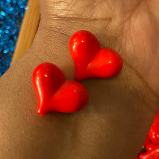 10 piece acrylic red heart beads (not compatible with pens)