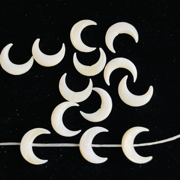 5 piece Natural Shell Moon Beads